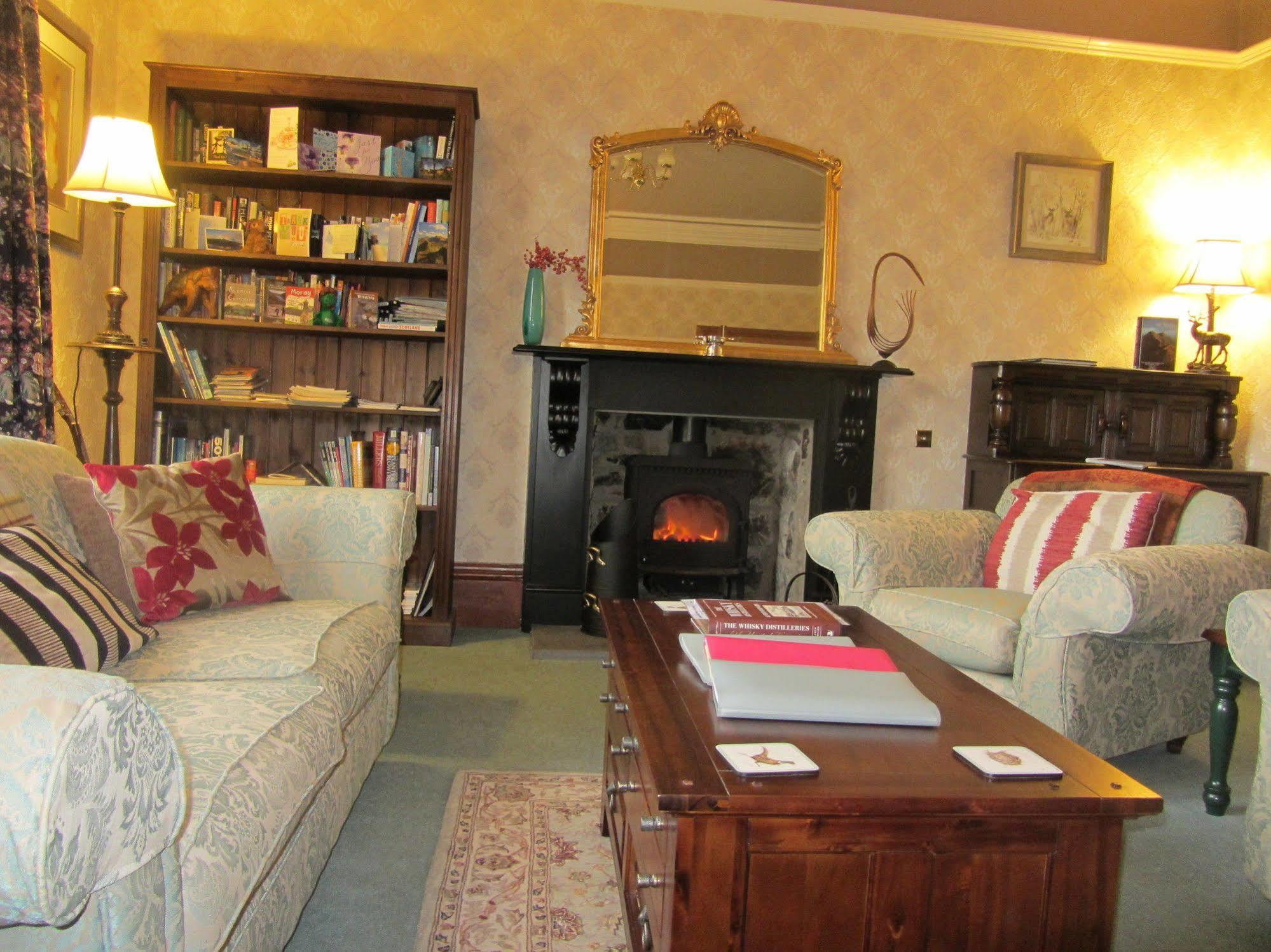 Rossmor Bed & Breakfast Grantown-on-Spey Esterno foto